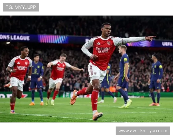 阿森纳任意球战术奏效，加布里埃尔头球破僵局