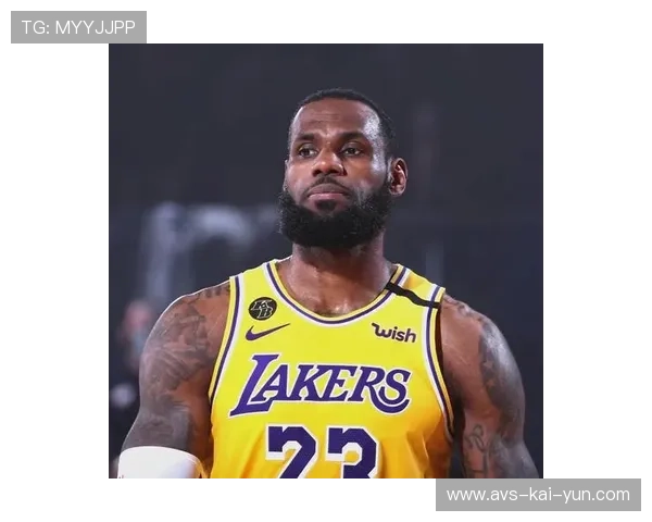 詹姆斯赛后与对手拥抱交流，老将风范获尊重